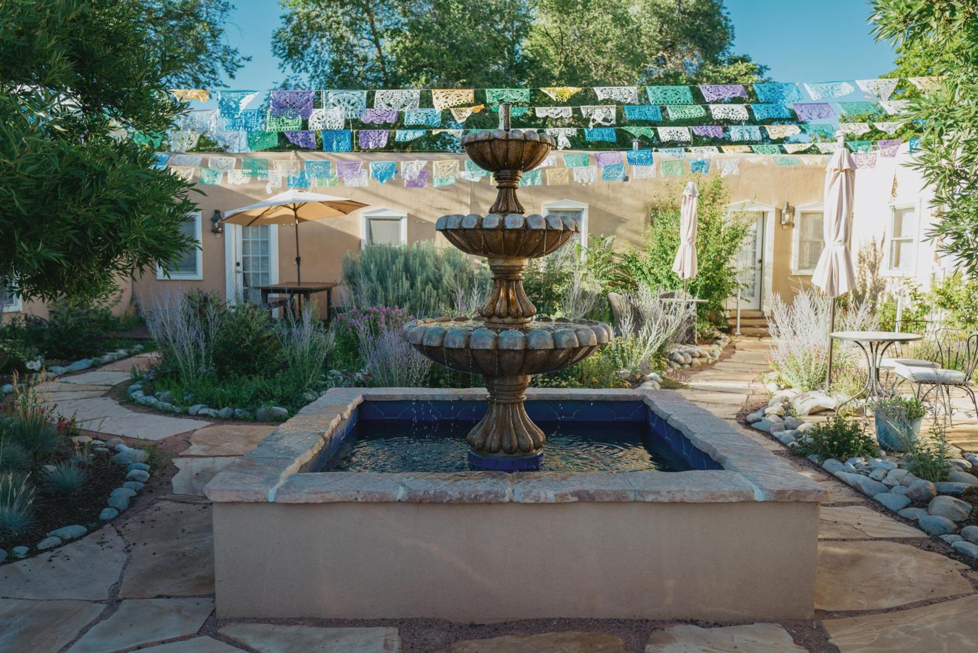 Dos Hermanas Casita 1 Downtown Courtyard Santa Fe Bagian luar foto
